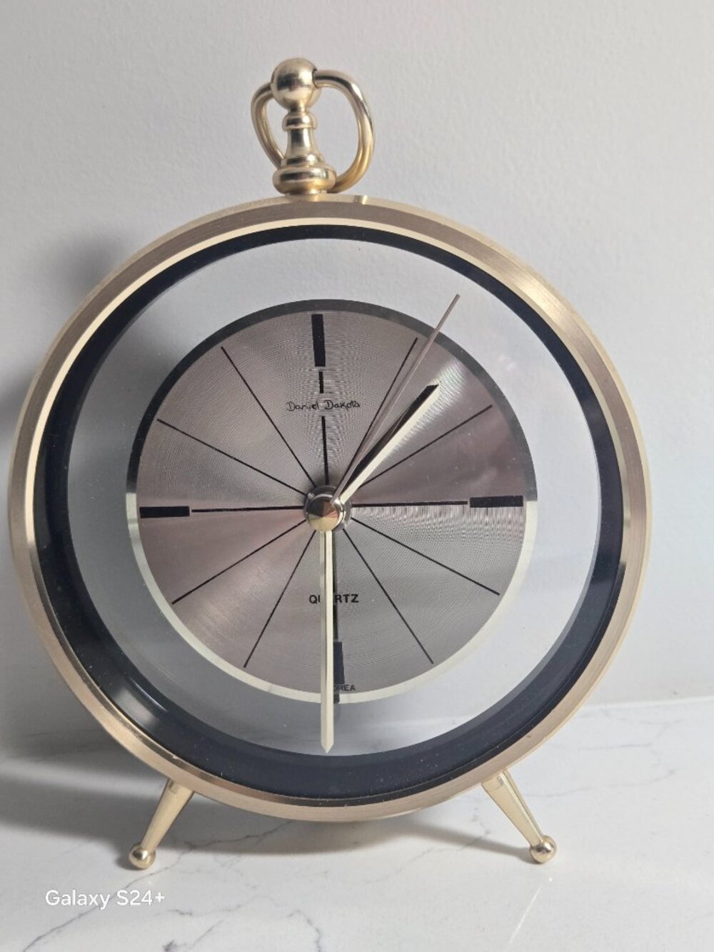 Vintage Daniel Dakota Quarts Desk Clock